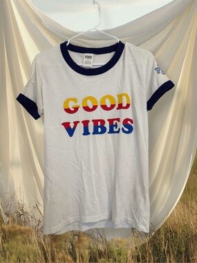 Good Vibes Graphic Tee – Relaxed Statement Tee